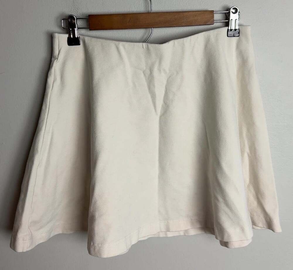 H&M Cream Skater Skirt Size Medium A-Line Mini Elastic Waist Women’s